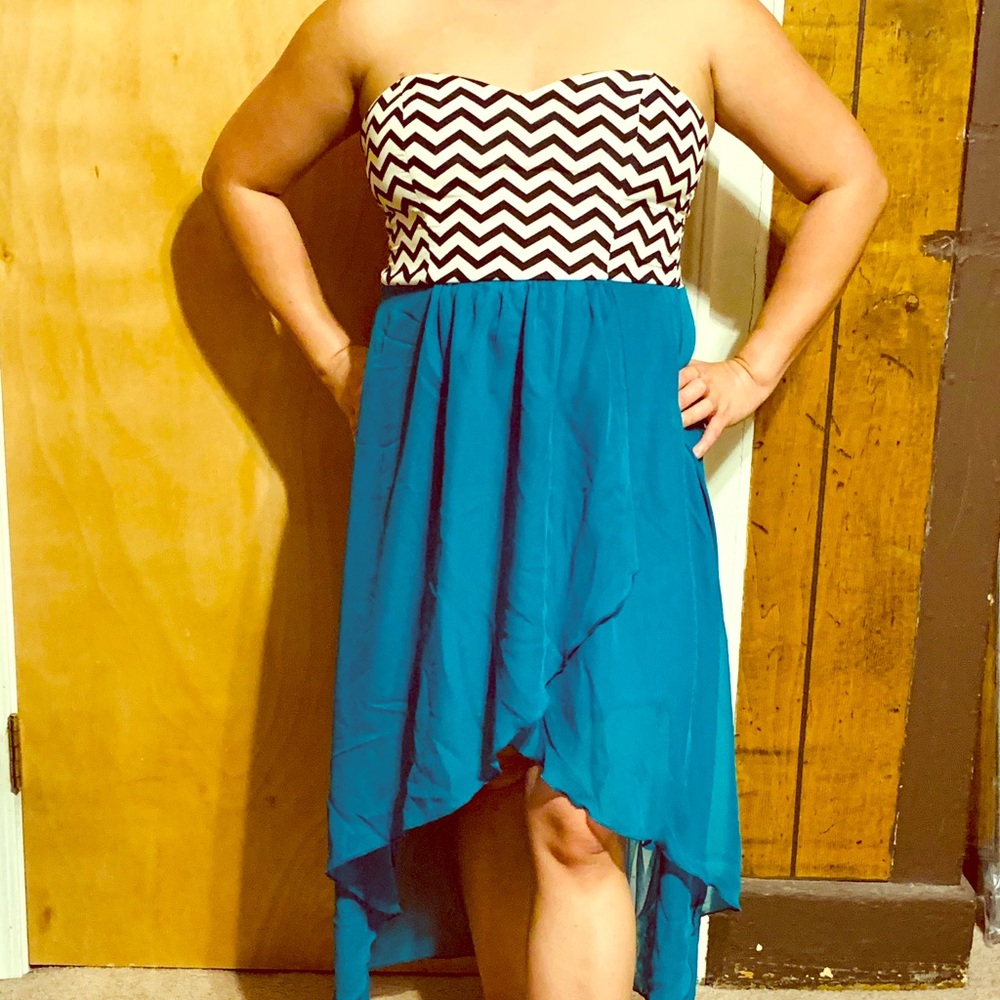 Hi-low strapless dress.